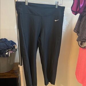 Nike Black Cropped Leggings
